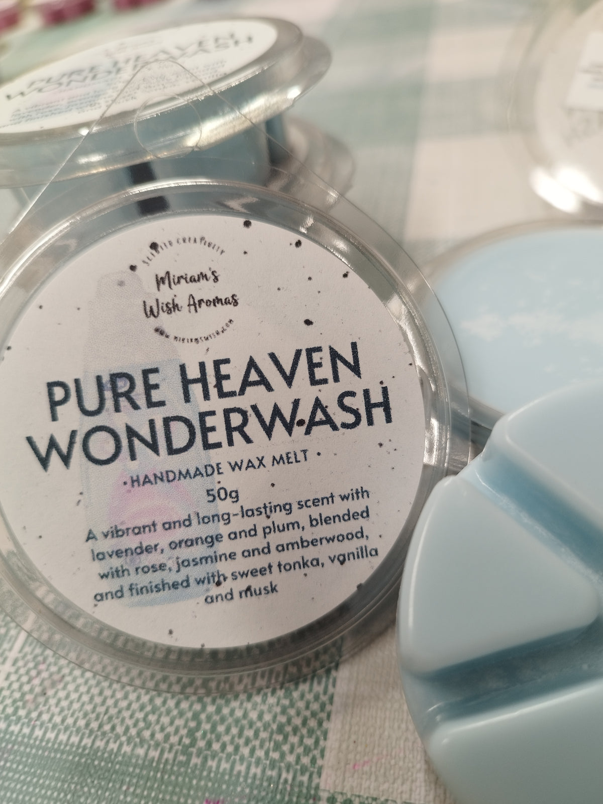 Pure Heaven Wonderland Clamshell