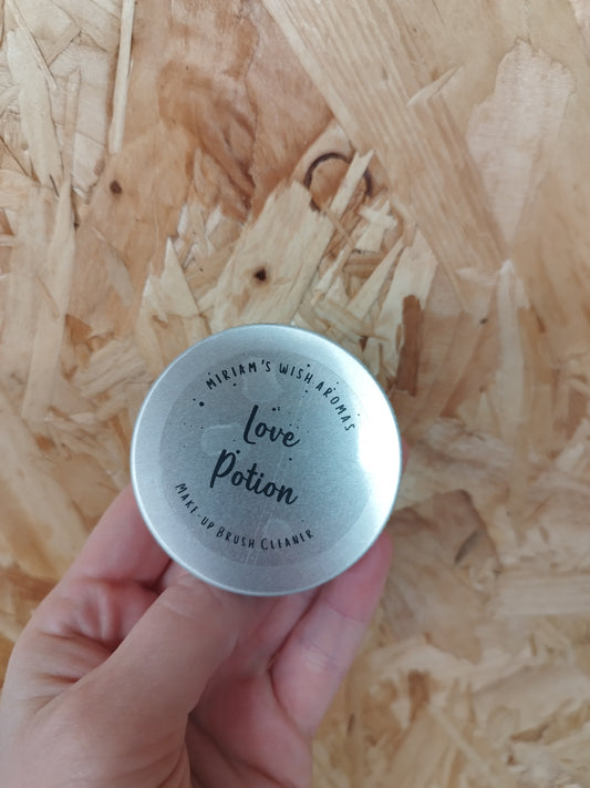 Love Potion Make-up Brush Cleaner Tin