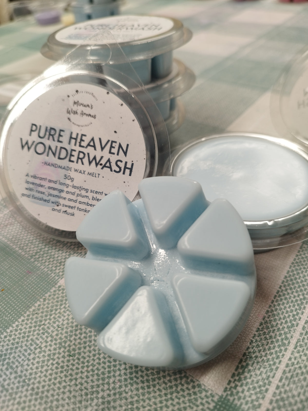 Pure Heaven Wonderland Clamshell